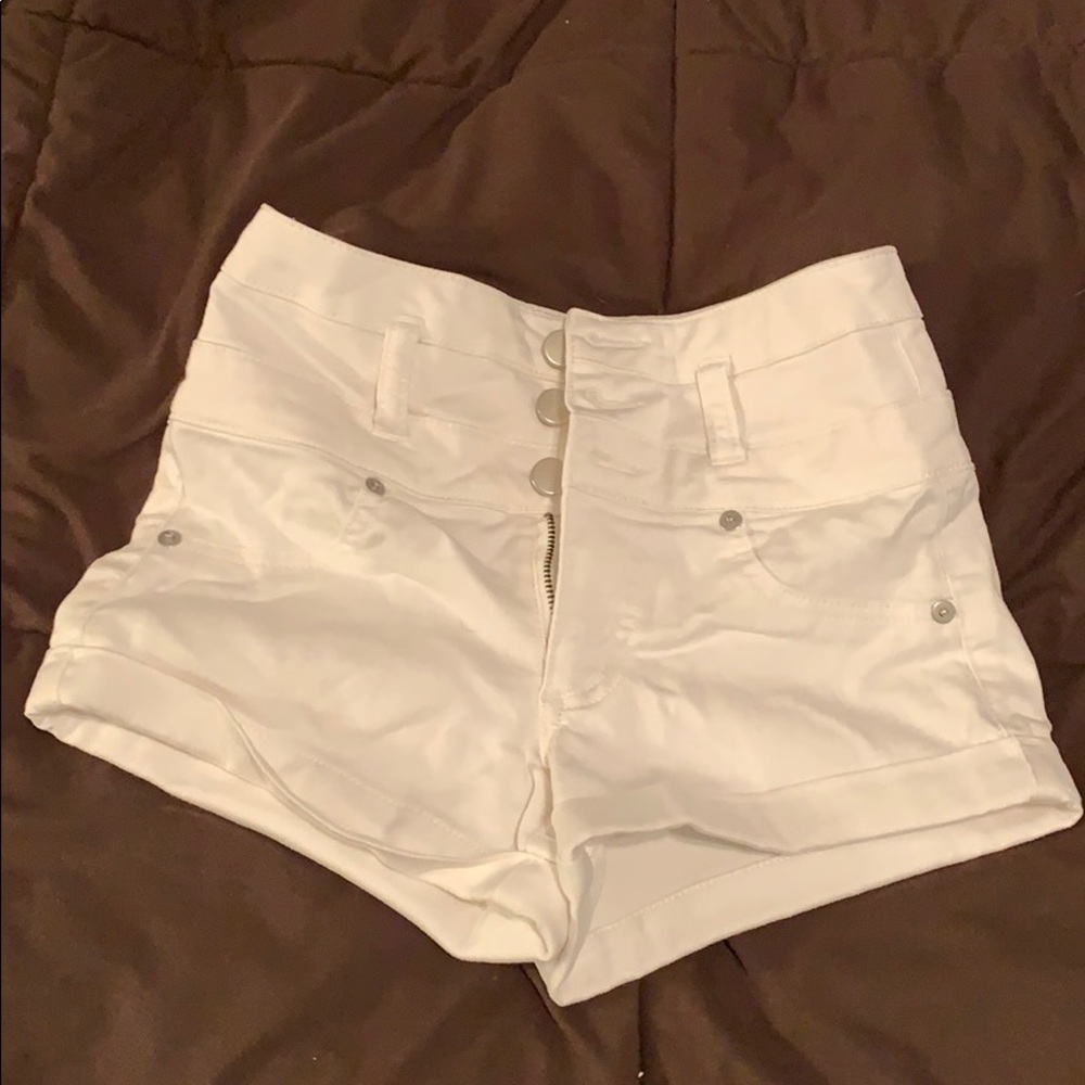 White stretchy jean shorts